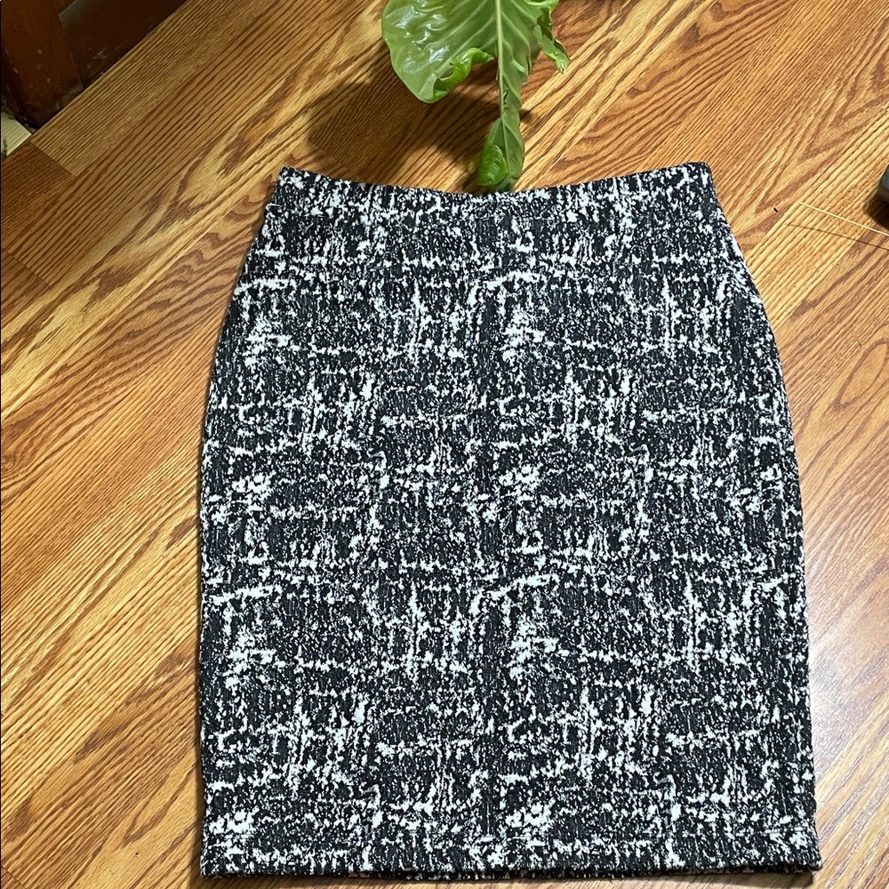 Liz Claiborne Monochrome Textured Knit black & White Pencil Skirt Like New SZ:M